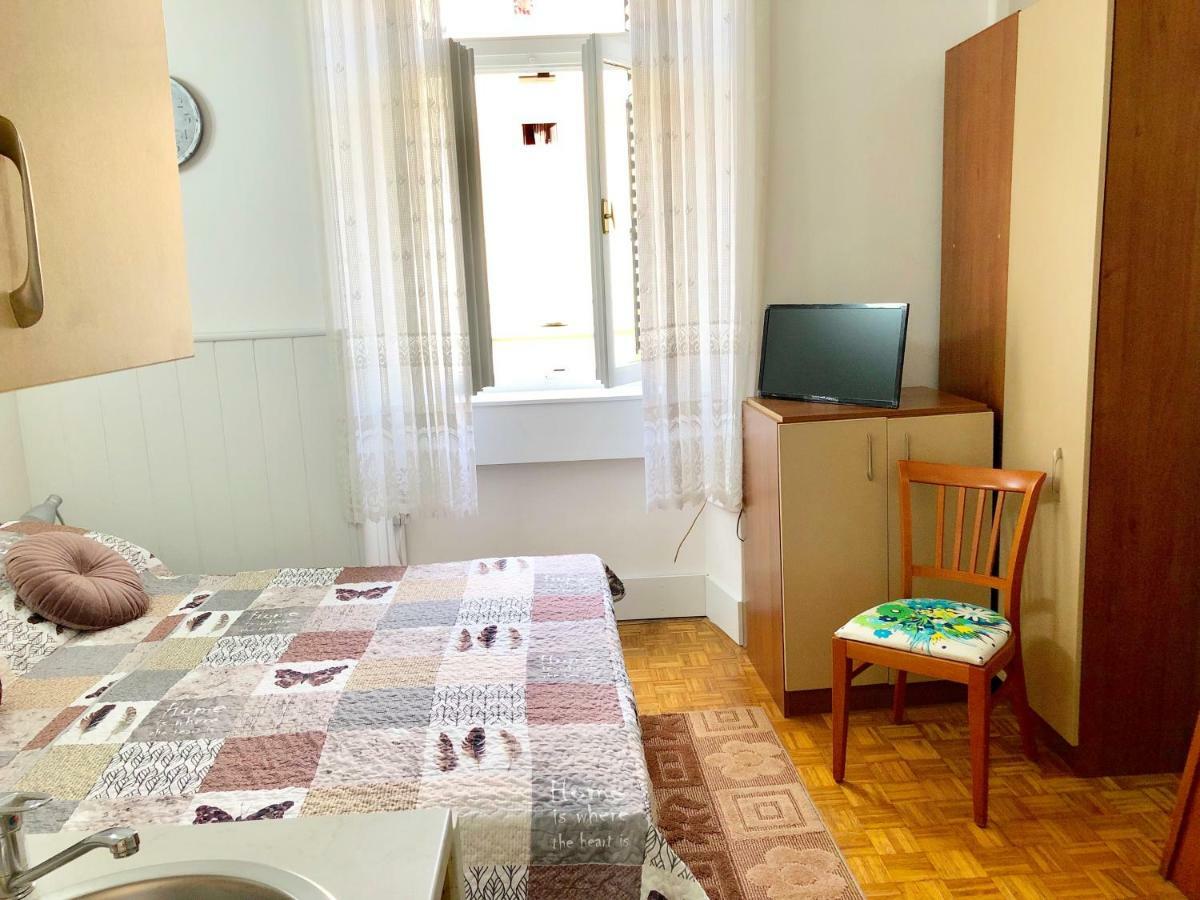 Studio & Free Parking, Aircool, Fresh Bedding Apartment Ловран Екстериор снимка